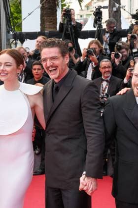 CELEBRITES : 78 eme Festival de Cannes Tapis rouge 2025 - 16 05 2025 CANNES, FRANCE - MAY 16: Emma Stone and Pedro Pascal attend the Eddington red carpet at the 78th annual Cannes Film Festival at Palais des Festivals on May 16, 2025 in Cannes, France.  Copyright: xLUCAxCUTOLOx