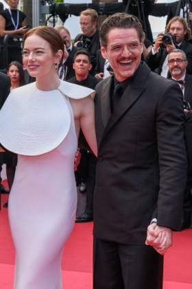 CELEBRITES : 78 eme Festival de Cannes Tapis rouge 2025 - 16 05 2025 CANNES, FRANCE - MAY 16: Emma Stone and Pedro Pascal attend the Eddington red carpet at the 78th annual Cannes Film Festival at Palais des Festivals on May 16, 2025 in Cannes, France.  Copyright: xLUCAxCUTOLOx