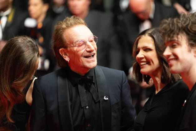 78. Internationalen Filmfestspiele von Cannes 2025 Cannes, Frankreich - 16.5.2024: U2 Saenger Bono während des Bono: Stories Of Surrender Roten Teppichs während der 78. Internationalen Filmfestspiele von Cannes. Die 78. Internationalen Filmfestspiele von Cannes finden vom 13. bis 24. Mai 2025 statt. Provence-Alpes-Cote d Azur