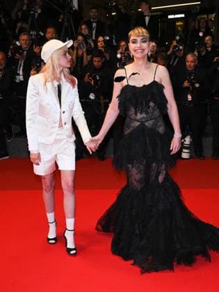 Cannes, 78th Cannes Film Festival 2025 - Evening 4 - Red Carpet of the Film Bono: Stories of Surrender Cannes, 78th Cannes Film Festival 2025 - Evening 4 - Red Carpet of the Film Bono: Stories of Surrender . In the Photo Kristen Stewart and Imogen Poots Cannes France  Copyright: xIPA ABACAx