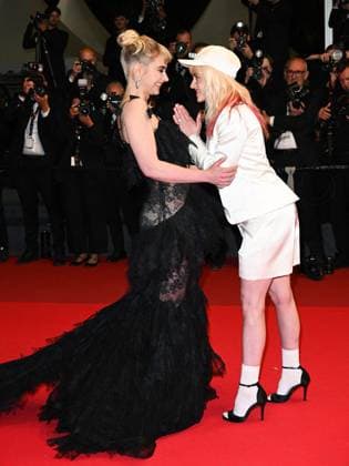 Cannes, 78th Cannes Film Festival 2025 - Evening 4 - Red Carpet of the Film Bono: Stories of Surrender Cannes, 78th Cannes Film Festival 2025 - Evening 4 - Red Carpet of the Film Bono: Stories of Surrender . In the Photo Kristen Stewart, Imogen Poots Cannes France  Copyright: xIPA ABACAx