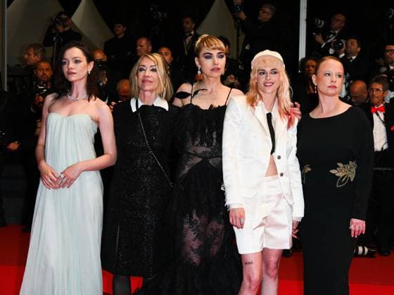 Cannes, 78th Cannes Film Festival 2025 - Evening 4 - Red Carpet of the Film Bono: Stories of Surrender Cannes, 78th Cannes Film Festival 2025 - Evening 4 - Red Carpet of the Film Bono: Stories of Surrender . In the Photo Esmé Creed-Miles, Kristen Stewart, Imogen Poots, Kim Gordon and Thora Birch Cannes France  Copyright: xIPA ABACAx