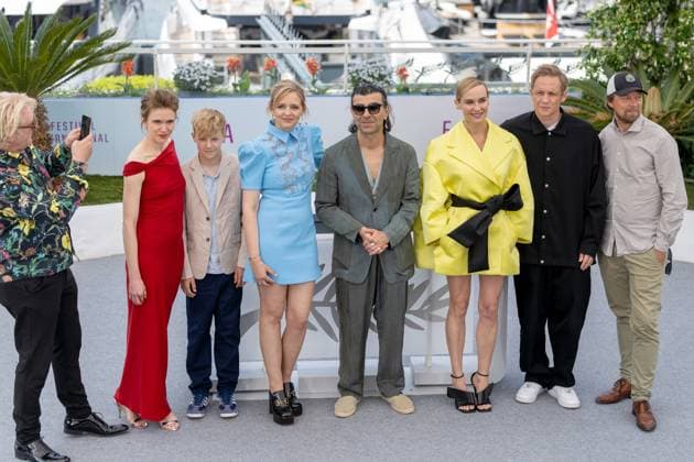 Amrum , Photocall in Cannes, 16 05 2025 Cannes, France 16 5 2024 Detlev Buck photographs Lisa Hagmeister, Jasper Ole Billerbeck, Laura Tonke, Fatih Akin, Diane Kruger, Matthias Schweighöfer, Lars Jessen during the AMRUM Photocall during the 78 Cannes International Film Festival The film festival takes place fr Copyright: xChristianxEnderx