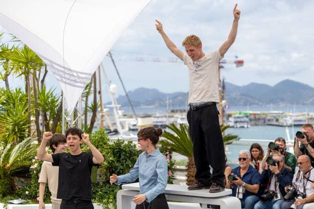 Dossier 137 , Photocall in Cannes, 16 05 2025 Cannes, France 16 5 2024 Valentin Campagne, Mathilde Riu, C™me Peronnet and Solˆn Machado Graner during the Photocall Dossier 137 Case 137 during the 78 Cannes International Film Festival The Film Festival takes place from May 13 to 24, 2025 Cannes Palais des Festivals et des Cong Provence Alpes Cote d Azur Fr Copyright: xChristianxEnderx