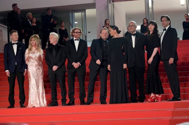 Bono - Stories of Surrender Premiere at 78th Festival de Cannes - Cannes, France CANNES, FRANCE. May 16, 2025: Jon Kamen, Dede Gardner, Jacknife Lee, Erik Messerschmidt, Bono, Kelly McNamara, Jennifer Picht & Dave Sirulnick at the premiere for Bono - Stories of Surrender at the 78th Festival de Cannes. Picture: Paul Smith Featureflash Cannes France  Copyright: xPaulxSmithx xFeatureflashx