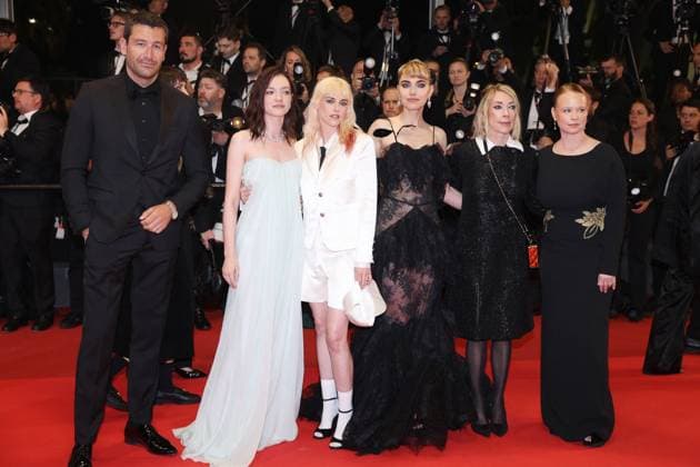Cannes Bono Stories Of Surrender Screening JD Kristen Stewart, Michael Epp, Esmé Creed-Miles, Imogen Poots, Kim Gordon, Thora Birch attending the screening of Bono Stories Of Surrender in Cannes, France on May 16, 2025, as part of the 78th Cannes Film Festival. Photo by Jerome Domine ABACAPRESS.COM Cannes France  Copyright: xDominexJerome ABACAx