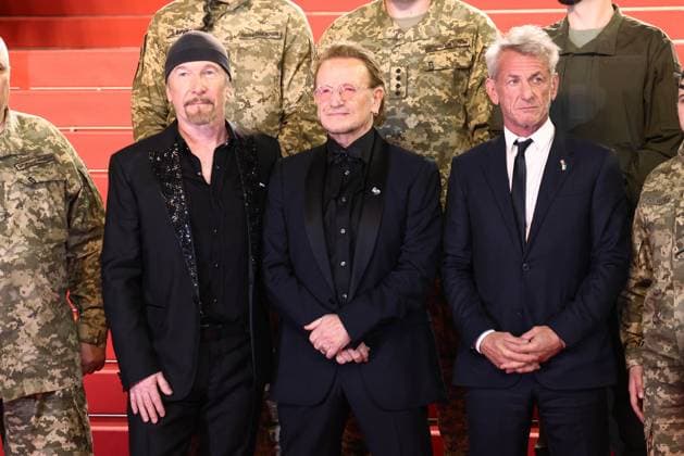 Cannes Bono Stories Of Surrender Screening JD Bono, The Edge and Sean Penn attending the screening of Bono Stories Of Surrender in Cannes, France on May 16, 2025, as part of the 78th Cannes Film Festival. Photo by Jerome Domine ABACAPRESS.COM Cannes France  Copyright: xDominexJerome ABACAx