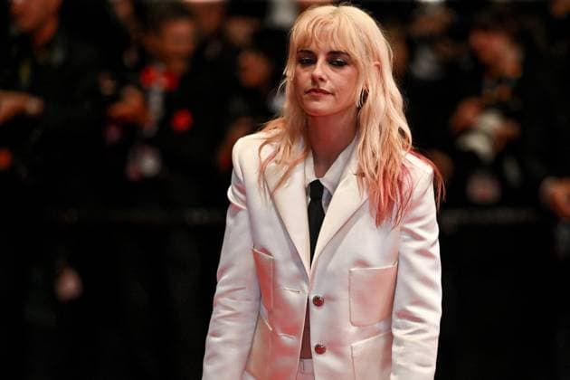 Cannes Bono Stories Of Surrender Screening JR Kristen Stewart attending the screening of Bono Stories Of Surrender in Cannes, France on May 16, 2025, as part of the 78th Cannes Film Festival. Photo by Julien Reynaud APS-Medias ABACAPRESS.COM Cannes France  Copyright: xReynaudxJulien APS-Medias ABACAx