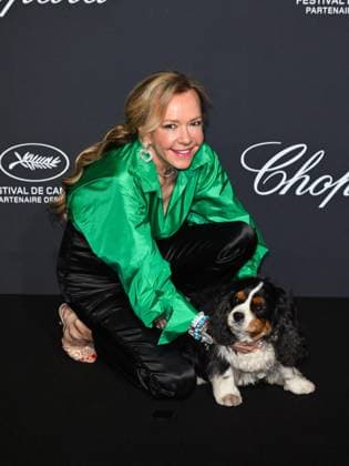 Entertainment Bilder des Tages Cannes, 78th Cannes Film Festival 2025 - Evening 4 - Chopard Gala Cannes, 78th Cannes Film Festival 2025 - Evening 4 - Chopard Gala - In the photo: Caroline Scheufele WITH HER DOG cannes France  Copyright: xIPA ABACAx