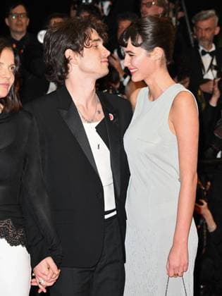 Cannes, 78th Cannes Film Festival 2025 - Evening 4 - Red Carpet of the Film Bono: Stories of Surrender Cannes, 78th Cannes Film Festival 2025 - Evening 4 - Red Carpet of the Film Bono: Stories of Surrender . In the Photo Elijah Hewson and Gracie Burns Cannes France  Copyright: xIPA ABACAx