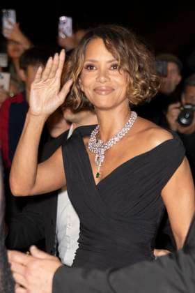 Cannes Guest to Chopard Trophy at the 78th annual Cannes Film Festival MP Halle Berry arrives to the Chopard Trophy at the 78th annual Cannes Film Festival at Carlton Beach on May 16, 2025 in Cannes, France. Photo by Marco Piovanotto ABACAPRESS.COM  Copyright: xPiovanottoxMarco ABACAx