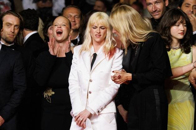 M Montée des marches du film Bono Stories of Surrender lors du 78ème Festival International du Film de Cannes Thora Birch, Kristen Stewart, guest Montée des marches du film Bono Stories of Surrender lors du 78ème Festival International du Film de Cannes, au Palais des Festivals à Cannes On may 16th 2025 Jacovides Moreau Bestimage Red carpet for the movie Bono Stories of Surrender during the 78th Cannes International Film Festival at the Palais des Festivals in Cannes, France On may 16th 2025 Cannes France  Copyright: xJACOVIDES-MOREAUx xBESTIMAGExJACOVIDES-MOREAUx xBESTIMAGEx