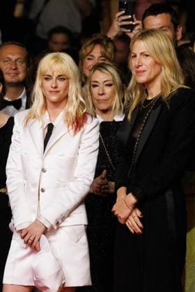 M Montée des marches du film Bono Stories of Surrender lors du 78ème Festival International du Film de Cannes Kristen Stewart, Kim Gordon, guest Montée des marches du film Bono Stories of Surrender lors du 78ème Festival International du Film de Cannes, au Palais des Festivals à Cannes On may 16th 2025 Jacovides Moreau Bestimage Red carpet for the movie Bono Stories of Surrender during the 78th Cannes International Film Festival at the Palais des Festivals in Cannes, France On may 16th 2025 Cannes France  Copyright: xJACOVIDES-MOREAUx xBESTIMAGExJACOVIDES-MOREAUx xBESTIMAGEx