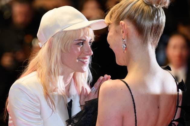 Cannes Bono Stories of Surrender Red Carpet NG Imogen Poots and Kristen Stewart attending the ‘Bono Stories of Surrender’ Screening and Red Carpet at Palais Des Festivals in Cannes, France on May 16 2025 as part of the 78th Cannes Film Festival. Photo by Nicolas Genin ABACAPRESS.COM Cannes France  Copyright: xGeninxNicolas ABACAx