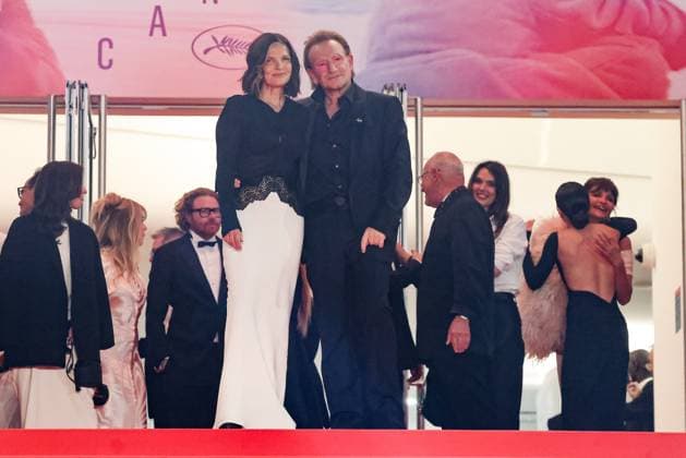 J Descente des marches du film Bono Stories of Surrender lors du 78ème Festival International du Film de Cannes Bono et sa femme Ali Hewson Descente des marches du film Bono Stories of Surrender lors du 78ème Festival International du Film de Cannes, au Palais des Festivals à Cannes On may 16th 2025 Jacovides Moreau Bestimage People leaving the red carpet for the movie Bono Stories of Surrender during the 78th Cannes International Film Festival at the Palais des Festivals in Cannes, France On may 16th 2025 Cannes France  Copyright: xJACOVIDES-MOREAUx xBESTIMAGExJACOVIDES-MOREAUx xBESTIMAGEx