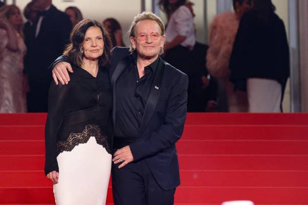J Descente des marches du film Bono Stories of Surrender lors du 78ème Festival International du Film de Cannes Bono et sa femme Ali Hewson Descente des marches du film Bono Stories of Surrender lors du 78ème Festival International du Film de Cannes, au Palais des Festivals à Cannes On may 16th 2025 Jacovides Moreau Bestimage People leaving the red carpet for the movie Bono Stories of Surrender during the 78th Cannes International Film Festival at the Palais des Festivals in Cannes, France On may 16th 2025 Cannes France  Copyright: xJACOVIDES-MOREAUx xBESTIMAGExJACOVIDES-MOREAUx xBESTIMAGEx