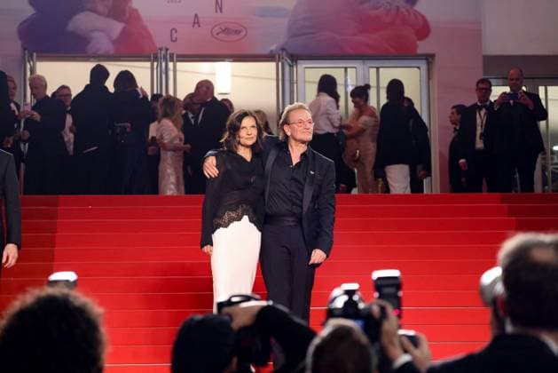 J Descente des marches du film Bono Stories of Surrender lors du 78ème Festival International du Film de Cannes Bono et sa femme Ali Hewson Descente des marches du film Bono Stories of Surrender lors du 78ème Festival International du Film de Cannes, au Palais des Festivals à Cannes On may 16th 2025 Jacovides Moreau Bestimage People leaving the red carpet for the movie Bono Stories of Surrender during the 78th Cannes International Film Festival at the Palais des Festivals in Cannes, France On may 16th 2025 Cannes France  Copyright: xJACOVIDES-MOREAUx xBESTIMAGExJACOVIDES-MOREAUx xBESTIMAGEx