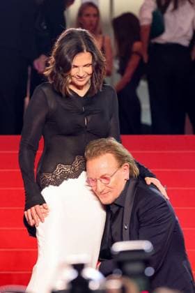 J Descente des marches du film Bono Stories of Surrender lors du 78ème Festival International du Film de Cannes Bono et sa femme Ali Hewson Descente des marches du film Bono Stories of Surrender lors du 78ème Festival International du Film de Cannes, au Palais des Festivals à Cannes On may 16th 2025 Jacovides Moreau Bestimage People leaving the red carpet for the movie Bono Stories of Surrender during the 78th Cannes International Film Festival at the Palais des Festivals in Cannes, France On may 16th 2025 Cannes France  Copyright: xJACOVIDES-MOREAUx xBESTIMAGExJACOVIDES-MOREAUx xBESTIMAGEx