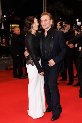 M Descente des marches du film Bono Stories of Surrender lors du 78ème Festival International du Film de Cannes Bono et sa femme Ali Hewson Descente des marches du film Bono Stories of Surrender lors du 78ème Festival International du Film de Cannes, au Palais des Festivals à Cannes On may 16th 2025 Jacovides Moreau Bestimage People leaving the red carpet for the movie Bono Stories of Surrender during the 78th Cannes International Film Festival at the Palais des Festivals in Cannes, France On may 16th 2025 Cannes France  Copyright: xJACOVIDES-MOREAUx xBESTIMAGExJACOVIDES-MOREAUx xBESTIMAGEx