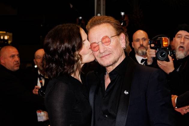 M Descente des marches du film Bono Stories of Surrender lors du 78ème Festival International du Film de Cannes Bono et sa femme Ali Hewson Descente des marches du film Bono Stories of Surrender lors du 78ème Festival International du Film de Cannes, au Palais des Festivals à Cannes On may 16th 2025 Jacovides Moreau Bestimage People leaving the red carpet for the movie Bono Stories of Surrender during the 78th Cannes International Film Festival at the Palais des Festivals in Cannes, France On may 16th 2025 Cannes France  Copyright: xJACOVIDES-MOREAUx xBESTIMAGExJACOVIDES-MOREAUx xBESTIMAGEx