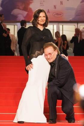 M Descente des marches du film Bono Stories of Surrender lors du 78ème Festival International du Film de Cannes Bono et sa femme Ali Hewson Descente des marches du film Bono Stories of Surrender lors du 78ème Festival International du Film de Cannes, au Palais des Festivals à Cannes On may 16th 2025 Jacovides Moreau Bestimage People leaving the red carpet for the movie Bono Stories of Surrender during the 78th Cannes International Film Festival at the Palais des Festivals in Cannes, France On may 16th 2025 Cannes France  Copyright: xJACOVIDES-MOREAUx xBESTIMAGExJACOVIDES-MOREAUx xBESTIMAGEx