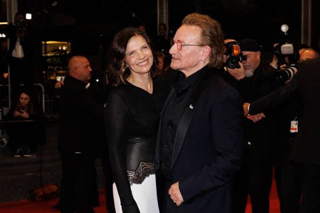M Descente des marches du film Bono Stories of Surrender lors du 78ème Festival International du Film de Cannes Bono et sa femme Ali Hewson Descente des marches du film Bono Stories of Surrender lors du 78ème Festival International du Film de Cannes, au Palais des Festivals à Cannes On may 16th 2025 Jacovides Moreau Bestimage People leaving the red carpet for the movie Bono Stories of Surrender during the 78th Cannes International Film Festival at the Palais des Festivals in Cannes, France On may 16th 2025 Cannes France  Copyright: xJACOVIDES-MOREAUx xBESTIMAGExJACOVIDES-MOREAUx xBESTIMAGEx