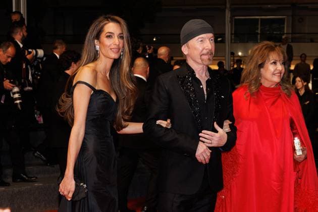 M Descente des marches du film Bono Stories of Surrender lors du 78ème Festival International du Film de Cannes The Edge surrounded by Amal Clooney Amal Alamuddin et de sa mère Baria Alamuddin Descente des marches du film Bono Stories of Surrender lors du 78ème Festival International du Film de Cannes, au Palais des Festivals in Cannes On may 16th 2025 Jacovides Moreau Bestimage People leaving the red carpet for the movie Bono Stories of Surrender during the 78th Cannes International Film Festival at the Palais des Festivals in Cannes, France On may 16th 2025 Cannes France  Copyright: xJACOVIDES-MOREAUx xBESTIMAGExJACOVIDES-MOREAUx xBESTIMAGEx