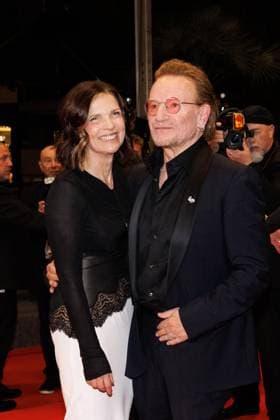 M Descente des marches du film Bono Stories of Surrender lors du 78ème Festival International du Film de Cannes Bono et sa femme Ali Hewson Descente des marches du film Bono Stories of Surrender lors du 78ème Festival International du Film de Cannes, au Palais des Festivals à Cannes On may 16th 2025 Jacovides Moreau Bestimage People leaving the red carpet for the movie Bono Stories of Surrender during the 78th Cannes International Film Festival at the Palais des Festivals in Cannes, France On may 16th 2025 Cannes France  Copyright: xJACOVIDES-MOREAUx xBESTIMAGExJACOVIDES-MOREAUx xBESTIMAGEx