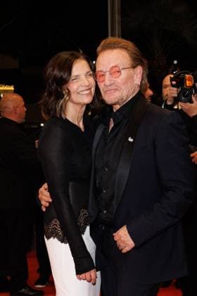 M Descente des marches du film Bono Stories of Surrender lors du 78ème Festival International du Film de Cannes Bono et sa femme Ali Hewson Descente des marches du film Bono Stories of Surrender lors du 78ème Festival International du Film de Cannes, au Palais des Festivals à Cannes On may 16th 2025 Jacovides Moreau Bestimage People leaving the red carpet for the movie Bono Stories of Surrender during the 78th Cannes International Film Festival at the Palais des Festivals in Cannes, France On may 16th 2025 Cannes France  Copyright: xJACOVIDES-MOREAUx xBESTIMAGExJACOVIDES-MOREAUx xBESTIMAGEx