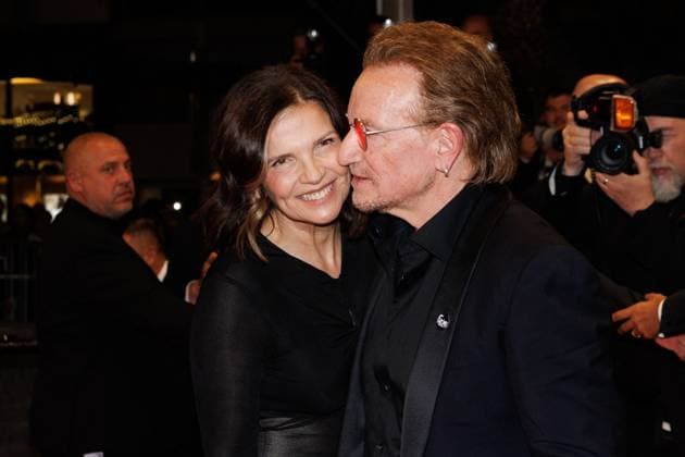 M Descente des marches du film Bono Stories of Surrender lors du 78ème Festival International du Film de Cannes Bono et sa femme Ali Hewson Descente des marches du film Bono Stories of Surrender lors du 78ème Festival International du Film de Cannes, au Palais des Festivals à Cannes On may 16th 2025 Jacovides Moreau Bestimage People leaving the red carpet for the movie Bono Stories of Surrender during the 78th Cannes International Film Festival at the Palais des Festivals in Cannes, France On may 16th 2025 Cannes France  Copyright: xJACOVIDES-MOREAUx xBESTIMAGExJACOVIDES-MOREAUx xBESTIMAGEx