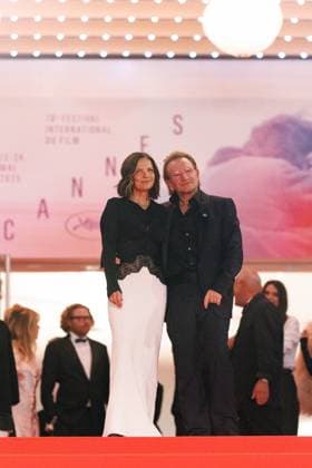 M Descente des marches du film Bono Stories of Surrender lors du 78ème Festival International du Film de Cannes Bono et sa femme Ali Hewson Descente des marches du film Bono Stories of Surrender lors du 78ème Festival International du Film de Cannes, au Palais des Festivals à Cannes On may 16th 2025 Jacovides Moreau Bestimage People leaving the red carpet for the movie Bono Stories of Surrender during the 78th Cannes International Film Festival at the Palais des Festivals in Cannes, France On may 16th 2025 Cannes France  Copyright: xJACOVIDES-MOREAUx xBESTIMAGExJACOVIDES-MOREAUx xBESTIMAGEx