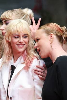 J Montée des marches du film Bono Stories of Surrender lors du 78ème Festival International du Film de Cannes Imogen Poots, Kristen Stewart, Thora Birch Montée des marches du film Bono Stories of Surrender lors du 78ème Festival International du Film de Cannes, au Palais des Festivals à Cannes Le 16 mai 2025 Jacovides Moreau Bestimage Red carpet for the movie Bono Stories of Surrender during the 78th Cannes International Film Festival at the Palais des Festivals in Cannes, France On may 16th 2025 Cannes France  Copyright: xJACOVIDES-MOREAUx xBESTIMAGExJACOVIDES-MOREAUx xBESTIMAGEx