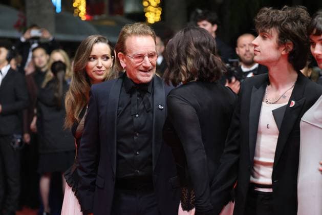 J Montée des marches du film Bono Stories of Surrender lors du 78ème Festival International du Film de Cannes Bono surrounded by his children Jordan Hewson, Elijah Hewson, his wife Ali Hewson, Gracie Burns Montée des marches du film Bono Stories of Surrender lors du 78ème Festival International du Film de Cannes, au Palais des Festivals in Cannes On may 16th 2025 Jacovides Moreau Bestimage Red carpet for the movie Bono Stories of Surrender during the 78th Cannes International Film Festival at the Palais des Festivals in Cannes, France On may 16th 2025 Cannes France  Copyright: xJACOVIDES-MOREAUx xBESTIMAGExJACOVIDES-MOREAUx xBESTIMAGEx