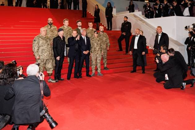 M Montée des marches du film Bono Stories of Surrender lors du 78ème Festival International du Film de Cannes The Edge, Bono, Sean Penn Montée des marches du film Bono Stories of Surrender lors du 78ème Festival International du Film de Cannes, au Palais des Festivals à Cannes On may 16th 2025 Jacovides Moreau Bestimage Red carpet for the movie Bono Stories of Surrender during the 78th Cannes International Film Festival at the Palais des Festivals in Cannes, France On may 16th 2025 Cannes France  Copyright: xJACOVIDES-MOREAUx xBESTIMAGExJACOVIDES-MOREAUx xBESTIMAGEx