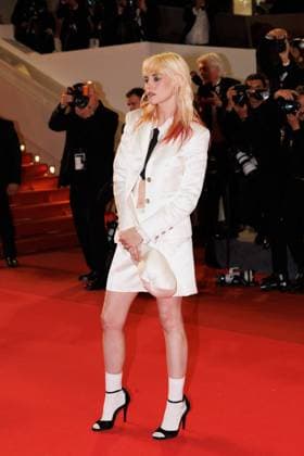 M Montée des marches du film Bono Stories of Surrender lors du 78ème Festival International du Film de Cannes Kristen Stewart Montée des marches du film Bono Stories of Surrender lors du 78ème Festival International du Film de Cannes, au Palais des Festivals à Cannes On may 16th 2025 Jacovides Moreau Bestimage Red carpet for the movie Bono Stories of Surrender during the 78th Cannes International Film Festival at the Palais des Festivals in Cannes, France On may 16th 2025 Cannes France  Copyright: xJACOVIDES-MOREAUx xBESTIMAGExJACOVIDES-MOREAUx xBESTIMAGEx