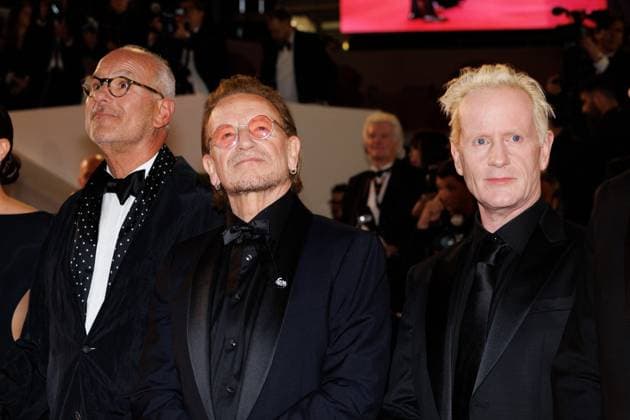 M Montée des marches du film Bono Stories of Surrender lors du 78ème Festival International du Film de Cannes Jon Kamen, Bono, Erik Messerschmidt Montée des marches du film Bono Stories of Surrender lors du 78ème Festival International du Film de Cannes, au Palais des Festivals à Cannes On may 16th 2025 Jacovides Moreau Bestimage Red carpet for the movie Bono Stories of Surrender during the 78th Cannes International Film Festival at the Palais des Festivals in Cannes, France On may 16th 2025 Cannes France  Copyright: xJACOVIDES-MOREAUx xBESTIMAGExJACOVIDES-MOREAUx xBESTIMAGEx