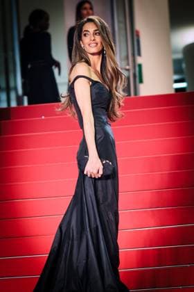 Red Carpet for Bono: Stories of Surrender , Palais des Festivals, Cannes, France Amal Clooney on the Red Carpet for Bono: Stories of Surrender during the 78th Festival de Cannes (Cannes International Film Festival) at Palais des Festivals, Cannes, , France on 16 May 2025. Picture, Credit:Julie Edwards Avalon France, French Riviera, Cannes, Palais des Festivals Copyright: xJuliexEdwardsx xAvalonx 1000024806