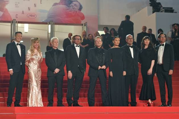 Cannes Bono Stories of Surrender Premiere AM Dede Gardner, Jacknife Lee, Erik Messerschmidt, Bono, Kelly McNamara, Jon Kamen, Jennifer Picht, Dave Sirulnick attending the Bono: Stories of Surrender Premiere in Cannes, France on May 16, 2025 as part of the 78th Cannes Film Festival. Photo by Aurore Marechal ABACAPRESS.COM Cannes France  Copyright: xMarechalxAurore ABACAx