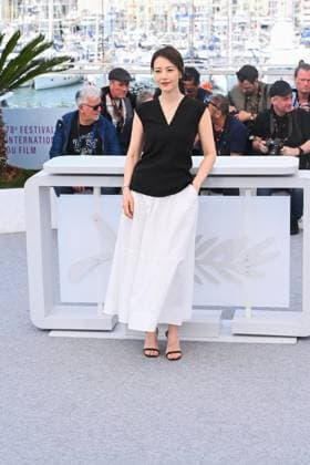 Cannes, 78th Cannes Film Festival 2025 - day 5 - photocall of the film Sons Of The Neon Night Cannes, 78th Cannes Film Festival 2025 - day 5 - photocall of the film Sons Of The Neon Night - In the photo: Gao Yuan Yuan cannes France  Copyright: xIPA ABACAx