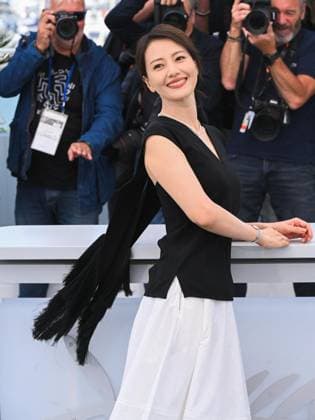 Cannes, 78th Cannes Film Festival 2025 - day 5 - photocall of the film Sons Of The Neon Night Cannes, 78th Cannes Film Festival 2025 - day 5 - photocall of the film Sons Of The Neon Night - In the photo: Gao Yuan Yuan cannes France  Copyright: xIPA ABACAx