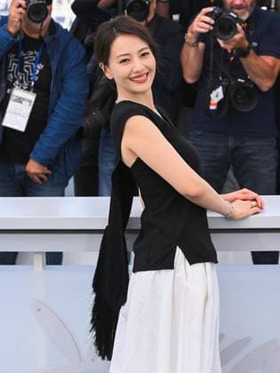 Cannes, 78th Cannes Film Festival 2025 - day 5 - photocall of the film Sons Of The Neon Night Cannes, 78th Cannes Film Festival 2025 - day 5 - photocall of the film Sons Of The Neon Night - In the photo: Gao Yuan Yuan cannes France  Copyright: xIPA ABACAx