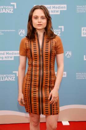 Lena Urzendowsky at the reception hosted by the state government of North Rhine-Westphalia, the Film und Medienstiftung NRW and the Production Alliance on the occasion of the 78th Cannes International Film Festival at the Vilebrequin La Plage Ondine Restaurant Beach Club Cannes, 16 05 2025 Foto:xK.xKriegerx xFuturexImagex nrw_5516