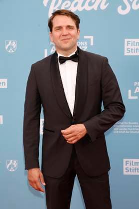 Pierre Kiwitt at the reception hosted by the state government of North Rhine-Westphalia, the Film und Medienstiftung NRW and the Production Alliance on the occasion of the 78th Cannes International Film Festival at the Vilebrequin La Plage Ondine Restaurant Beach Club Cannes, 16 05 2025 Foto:xK.xKriegerx xFuturexImagex nrw_5534