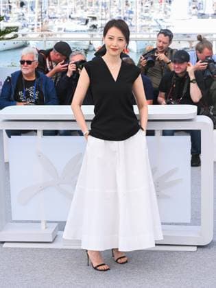 Cannes, France: Cannes, 78th Cannes Film Festival 2025 - day 5 - photocall of the film Sons Of The Neon Night - In the photo: Gao Yuan Yuan Cannes France  - ZUMAp169 20250517_zea_p169_086 Copyright: xAlbertoxTerenghix