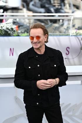 CINEMA : 78eme Festival de Cannes - Photocalls - 17 05 2025 CANNES, FRANCE - 17 MAI (G-D) : BONO, Auteur, compositeur, interprete, lors du photocall de Â«Bono : Stories of surrender Â» en Seance Speciale au 78eme Festival de Cannes au Palais des Festivals le 17 mai 2025 Ã Cannes, France. CannesFrance  Copyright: xValentinaxClaretx