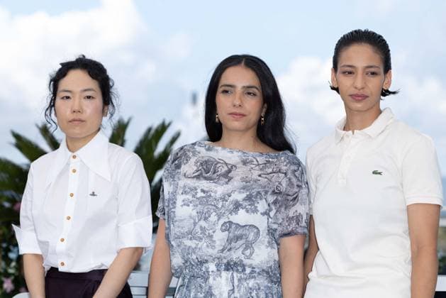 Cannes - La Petite Derniere Photocall Park Ji-Min, Hafsia Herzi and Nadia Melliti pose during the La Petite Derniére photocall at the 78th annual Cannes Film Festival at Palais des Festivals on May 17, 2025 in Cannes, France. Photo by Shootpix ABACAPRESS COM Cannes France  Copyright: xShootpix ABACAx