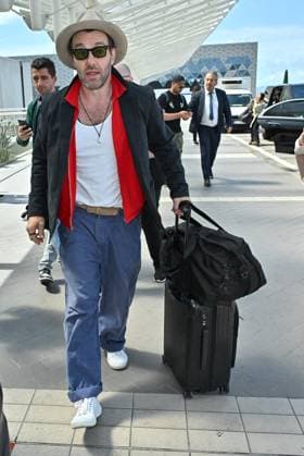 Cannes Joel Edgerton At Nice Airport JR Joel Edgerton arriving at Nice airport ahead 78th Cannes Film Festival in Nice, France on May, 17, 2025. Photo by Julien Reynaud APS-Medias ABACAPRESS.COM Nice France  Copyright: xReynaudxJulien APS-Medias ABACAx