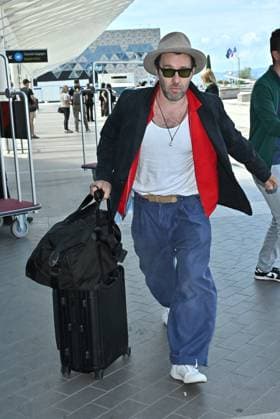 Cannes Joel Edgerton At Nice Airport JR Joel Edgerton arriving at Nice airport ahead 78th Cannes Film Festival in Nice, France on May, 17, 2025. Photo by Julien Reynaud APS-Medias ABACAPRESS.COM Nice France  Copyright: xReynaudxJulien APS-Medias ABACAx