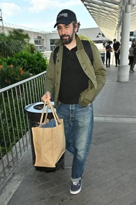 Cannes Denis Villeneuve At Nice Airport JR Denis Villeneuve arriving at Nice airport ahead 78th Cannes Film Festival in Nice, France on May, 17, 2025. Photo by Julien Reynaud APS-Medias ABACAPRESS.COM Nice France  Copyright: xReynaudxJulien APS-Medias ABACAx