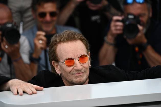 CINEMA : 78eme Festival de Cannes - Photocalls - 17 05 2025 CANNES, FRANCE - 17 MAI (G-D) : BONO, Auteur, compositeur, interprete, lors du photocall de Â«Bono : Stories of surrender Â» en Seance Speciale au 78eme Festival de Cannes au Palais des Festivals le 17 mai 2025 Ã Cannes, France. CannesFrance  Copyright: xValentinaxClaretx